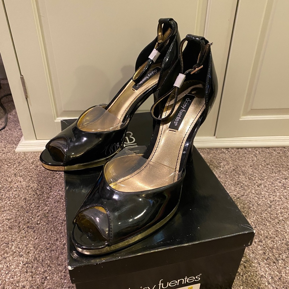 Daisy Fuentes Black Vixen Heels Size 10 NIB